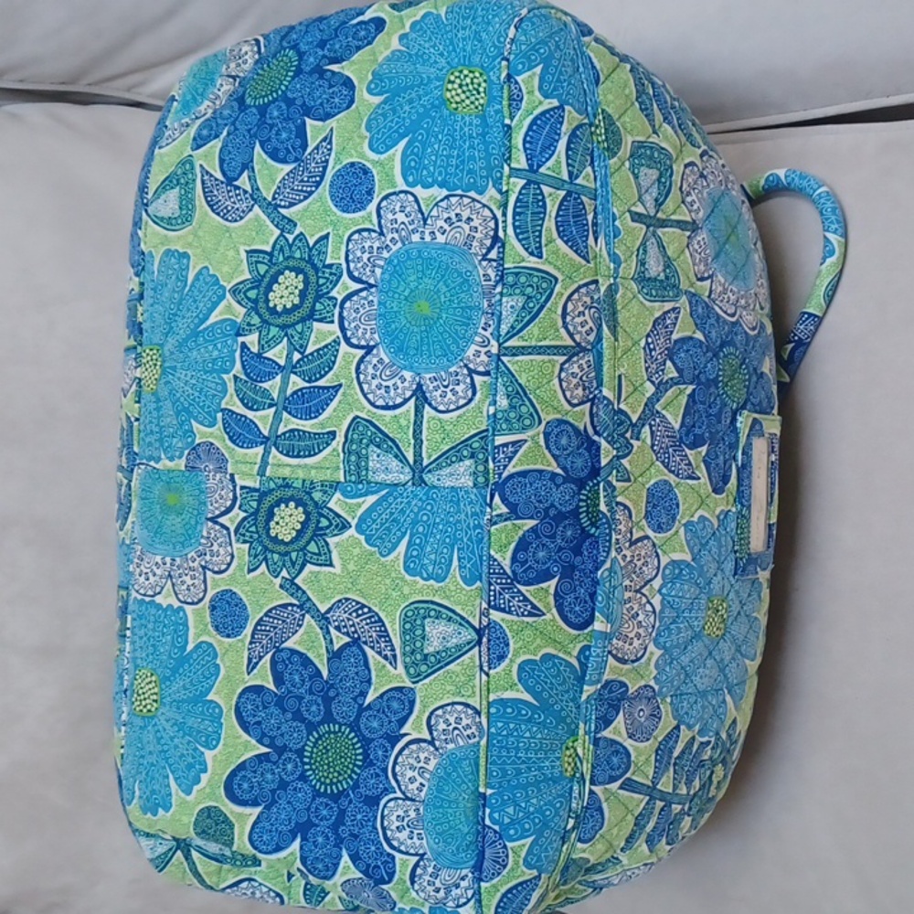 Vera Bradley Grand Traveler Tote / Duffel In Doodle Daisy Pattern - Picture 8 of 17